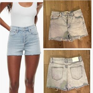 Aritzia The '50s Arlo Hi-rise Denim Jean Shorts
High-rise denim cut-off shorts